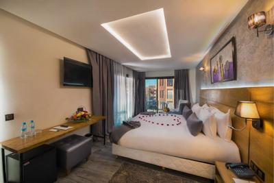Stars Hotel