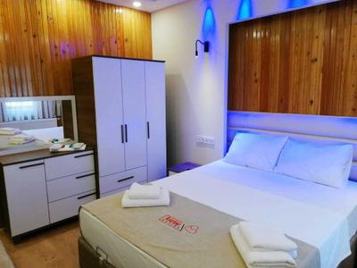 Minaz Hotel