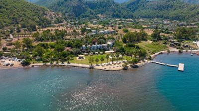 Chillos Beach Hotel & Lounge