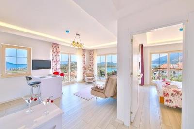 Hediye Hanim Suit Apart