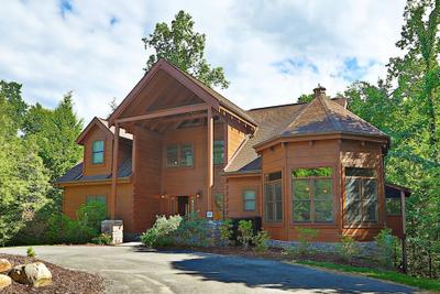 Majestic Manor - Five Bedroom Cabin