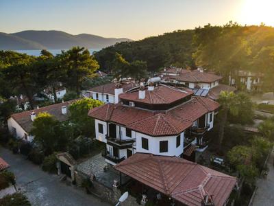 Liya Boutique Hotel & Suites