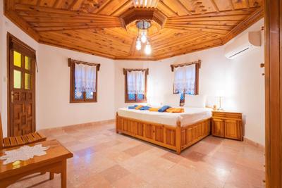 Liya Boutique Hotel & Suites