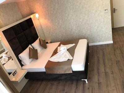 Royal Airport Hotel