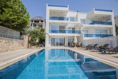 Villa Motion 2 by Akdenizvillam