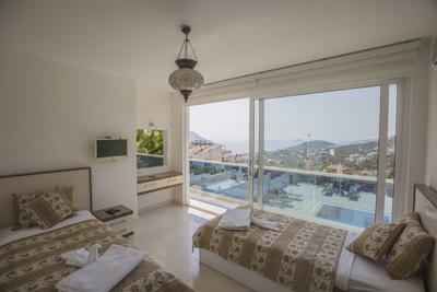 Villa Motion 2 by Akdenizvillam