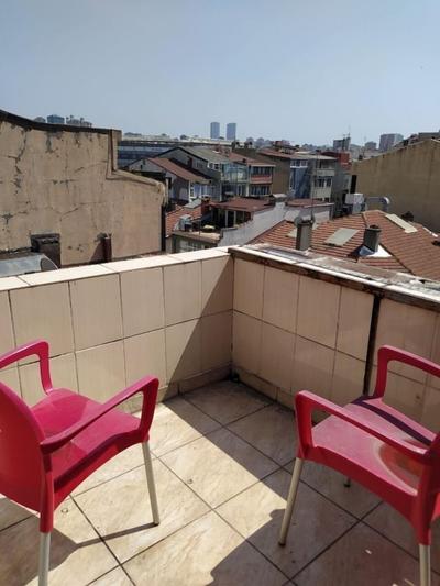 Kadikoy Can Apart