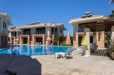 Villa Elm by Elm
