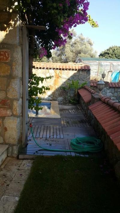 Important Group Villa Berry