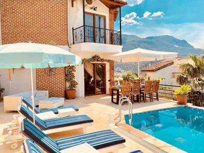 Villa Pisces by Akdenizvillam