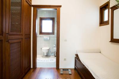 Important Group Villa Alaca