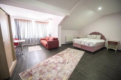 Melodi VIP Suit