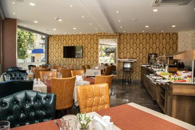 Ardy's Hotel
