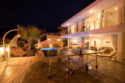 Lumiere Villas