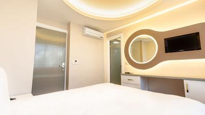 Is Hotel