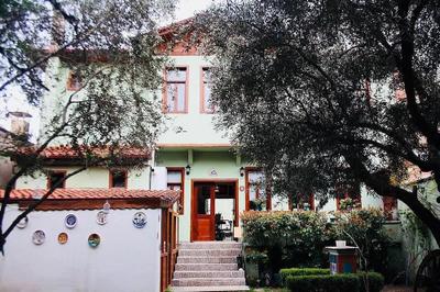 Cinili Konak