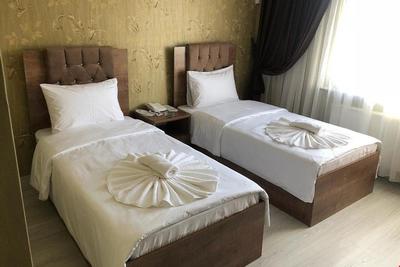 Big Molls Hotel