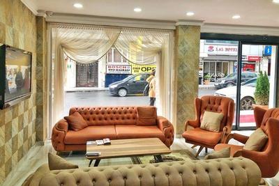 Big Molls Hotel