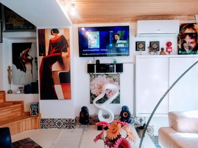 No 1 House By Valence