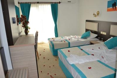 Grand Reina Beach Hotel