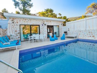 Villa Stone 2