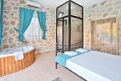 Villa Stone 2