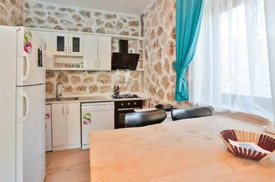 Villa Stone 2