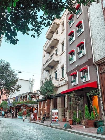 Galata Aristo Suites