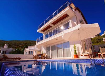 Villa Neo by Akdenizvillam
