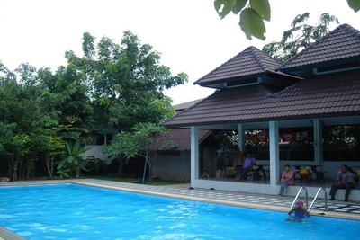 Thongpaeka Hotel