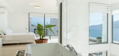 Swan Villa
