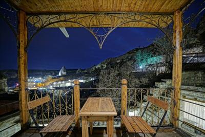 Naraca Cave House