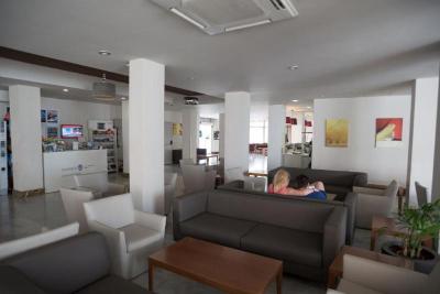 Playaolid Suites and Apartments