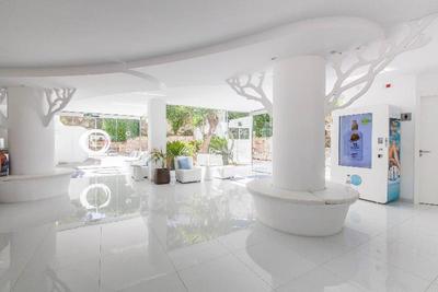 FERGUS Style Cala Blanca Suites