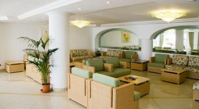 Aparthotel Esquinzo Y Monte del Mar