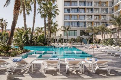 Aqua Hotel Silhouette & Spa**** Adults Only