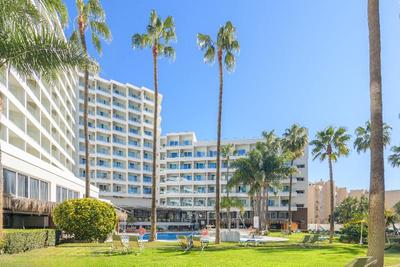 Hotel Parasol by Dorobe