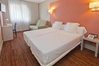 Num Hotel