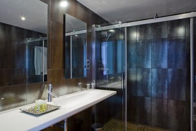 Num Hotel