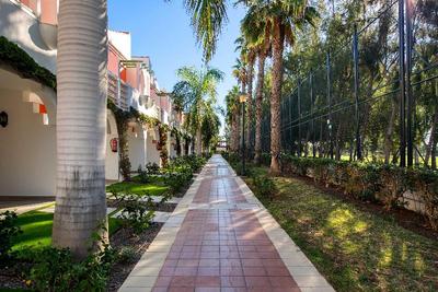 Bungalows Cordial Green Golf