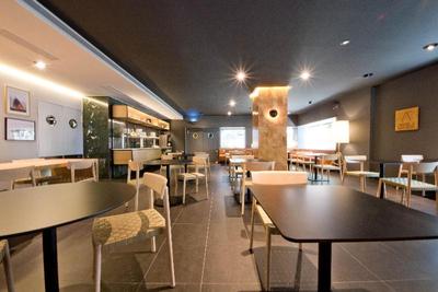 Aparthotel Atenea Valles