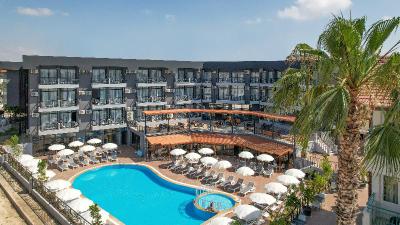 Clover Magic Park Side Hotel