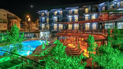 Clover Magic Park Side Hotel