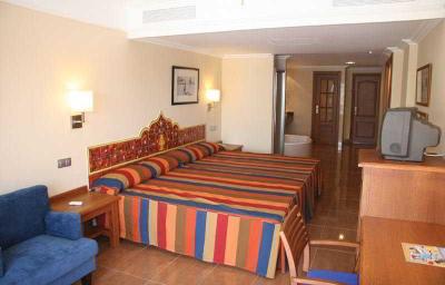 Mediterraneo Bay Hotel & Resort