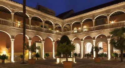 AC Palacio de Santa Paula Autograph Collection