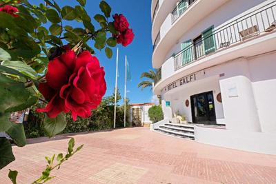 Azuline Hotel Galfi