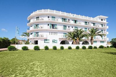 Azuline Hotel Galfi