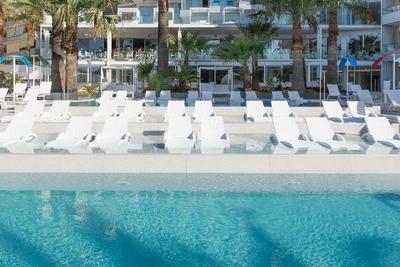 Reverence Mare Hotel