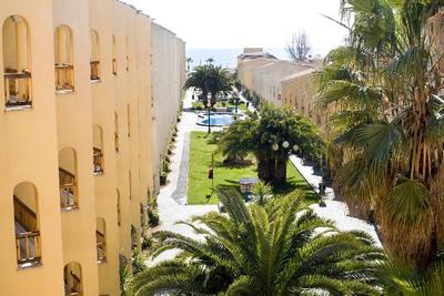 Apartamentos Turisticos Jardines del Plaza