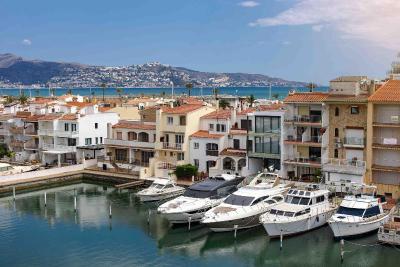 Port Salins
